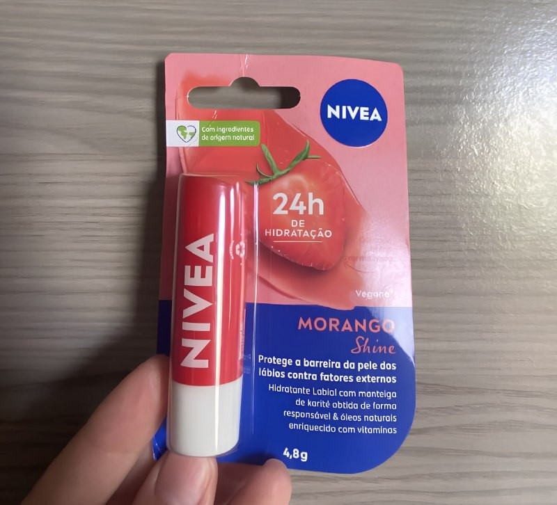 Hidratante Labial NIVEA Morango Shine