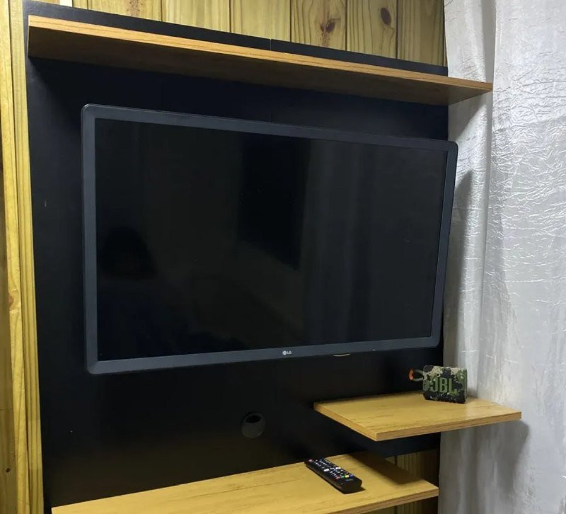 Painel Suspenso Preto/Nature Para TV Até 32