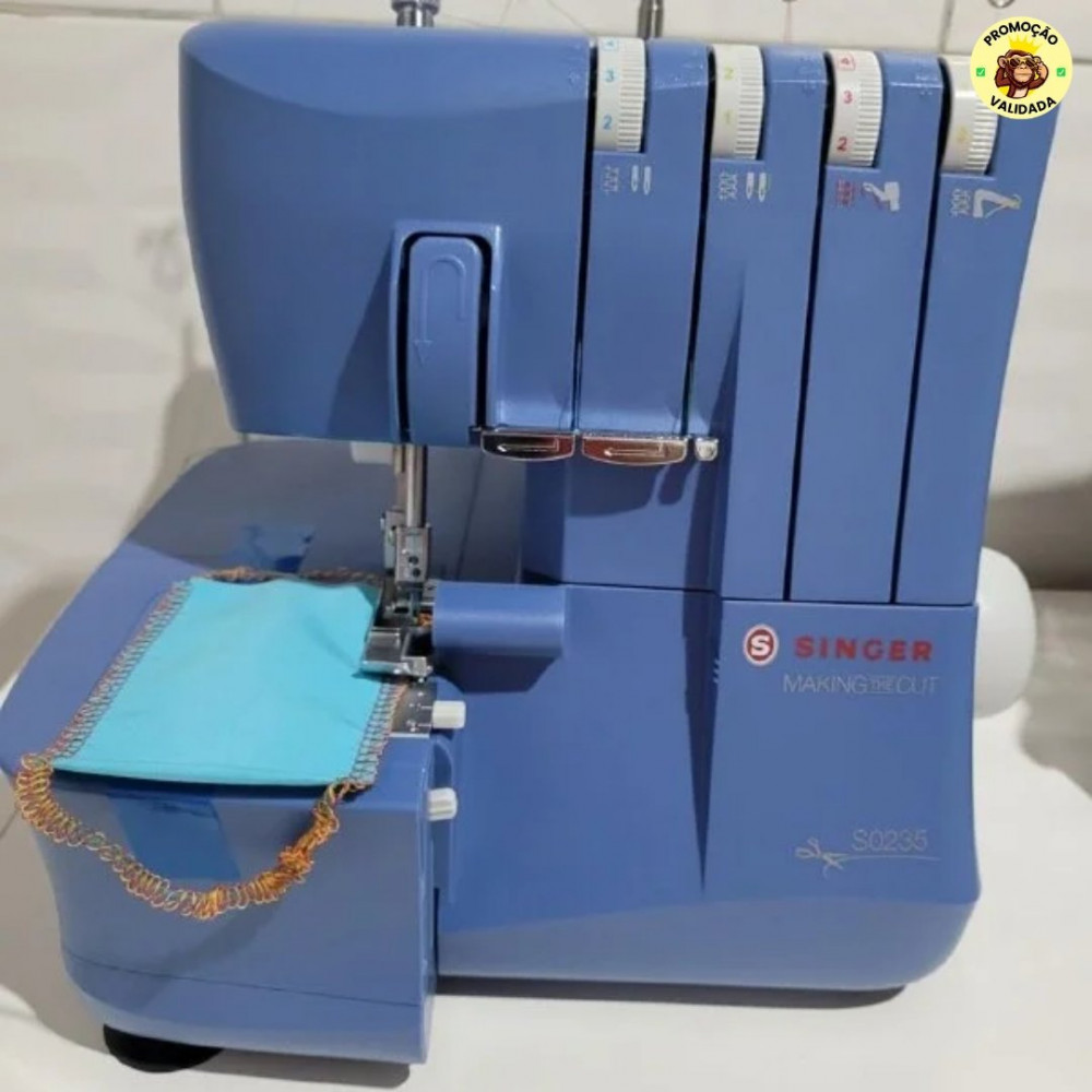 Máquina Overlock Singer S0235