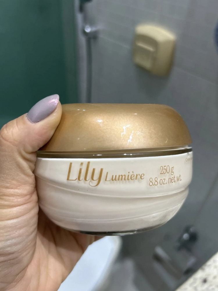 Lily Lumière Creme Acetinado Corporal