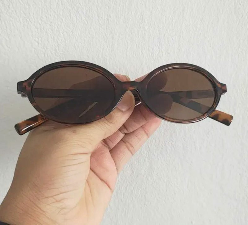 Óculos de Sol Feminino Oval Vintage
