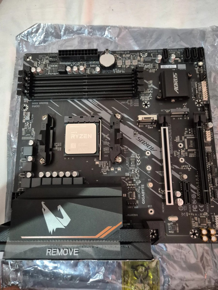 Placa-Mãe Gigabyte B550M Aorus Elite AM4