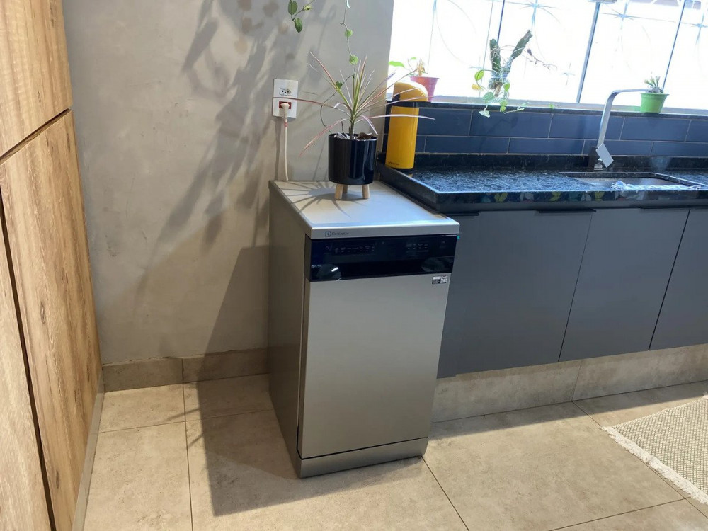 Lava-louça Electrolux 10 Serviços Inox LS10E