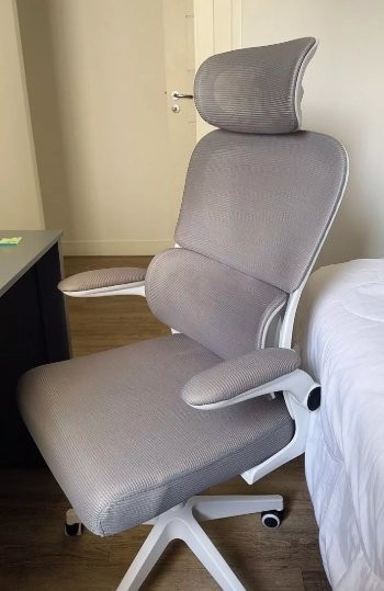 Cadeira de Escritório Ergonômica Cinza com Apoio