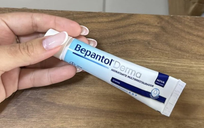 Bepantol Derma Hidratante Multirrestaurador para Pele Seca 20g