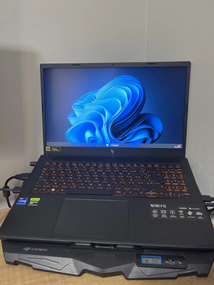 Acer Nitro V15 i7-13620H 16GB RTX4050 15.6