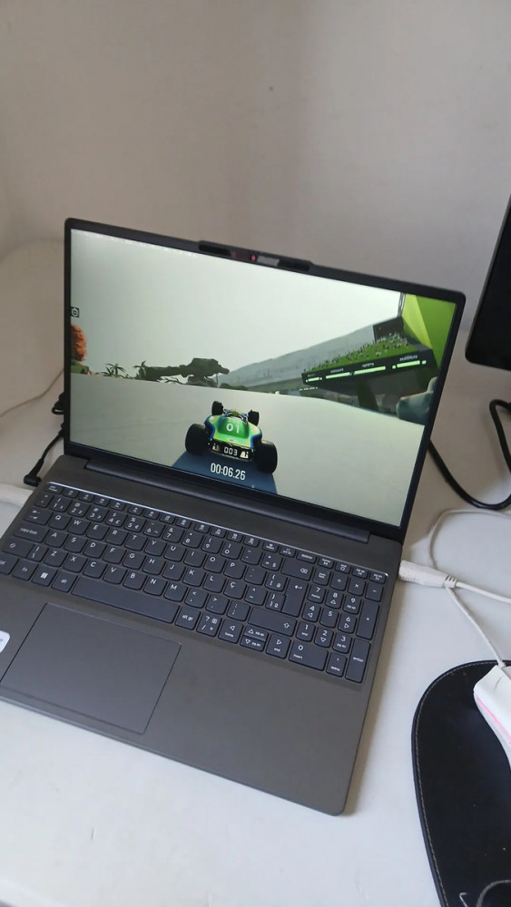 Notebook Lenovo Ideapad Slim 3 AMD R7 15.3 FHD