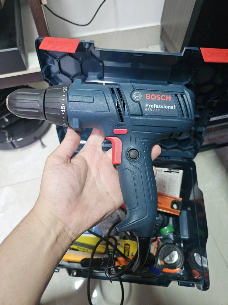 Furadeira Parafusadeira Bosch GSR 10mm 400W