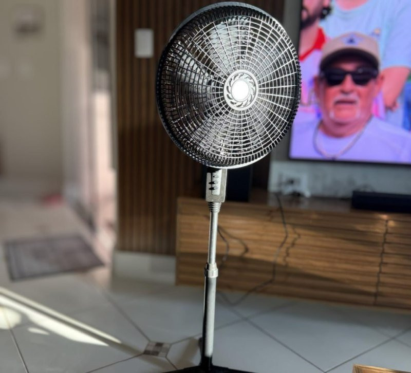 Ventilador de Coluna Hepta World