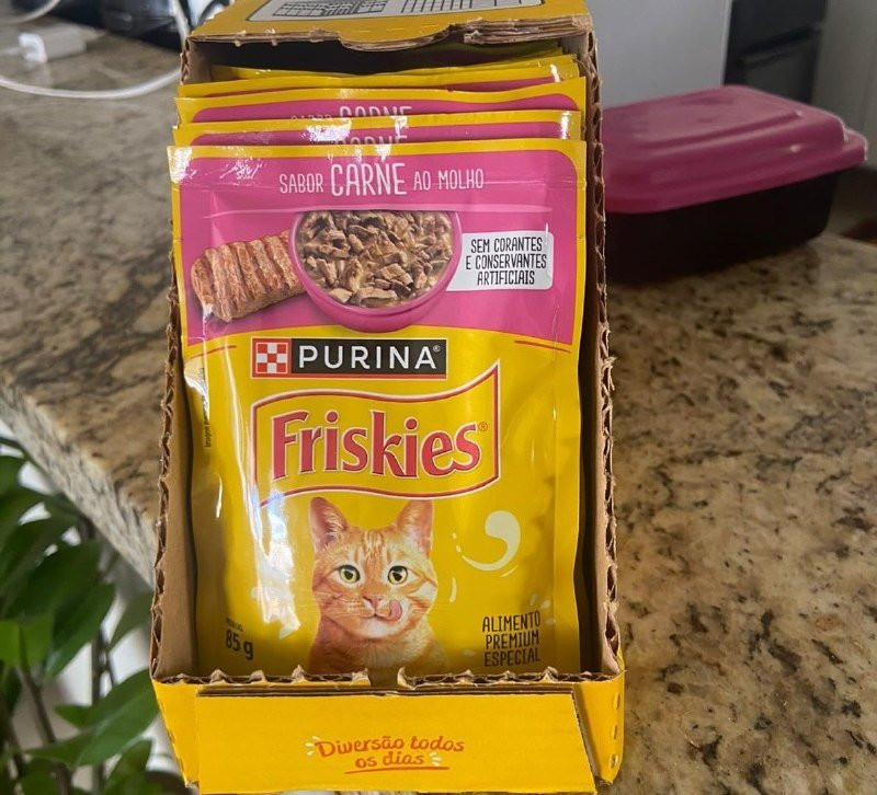 Pack Nestlé Purina Friskies Ração Úmida Para Gatos Adultos Carne Ao Molho - Com 15 Sachês 85g