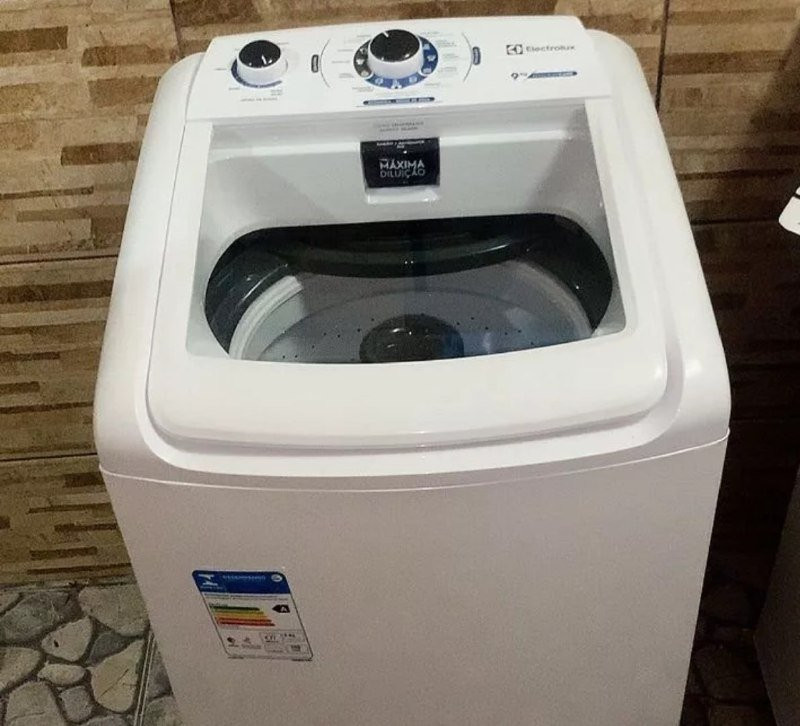 Máquina de Lavar Electrolux 9kg Efficient Care 220v