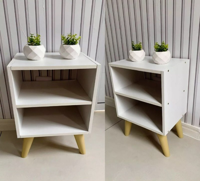 Mesa de Cabeceira Retrô