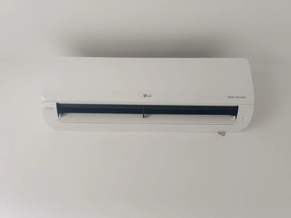 Split hi-wall inverter LG R-32 12k BTU/h