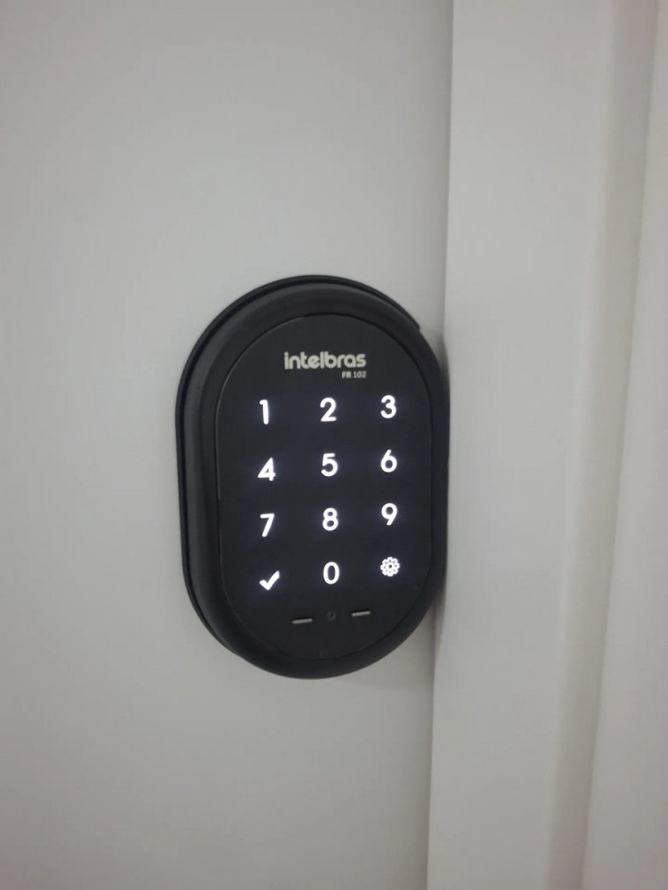 Fechadura Digital FR 102 Preto Intelbras