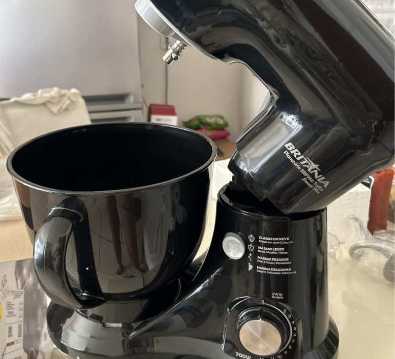 Batedeira Planetária Power Plus Britânia 4.5L