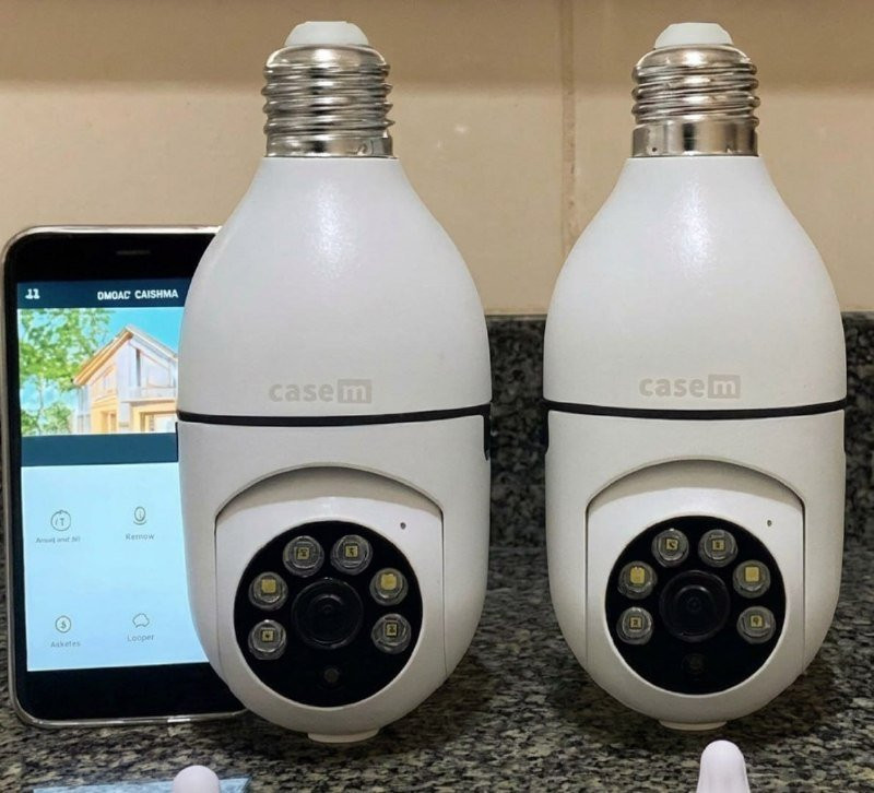 Kit com 2 Câmeras Lampada de Segurança IP Wifi com Visão Noturna Interna 360º