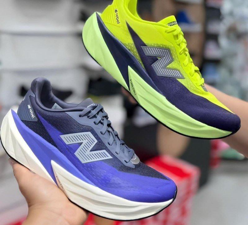 Tênis New Balance Fuelcell Rebel V5