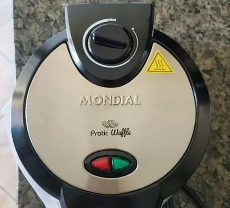 Máquina De Waffle Mondial Antiaderente 1200W