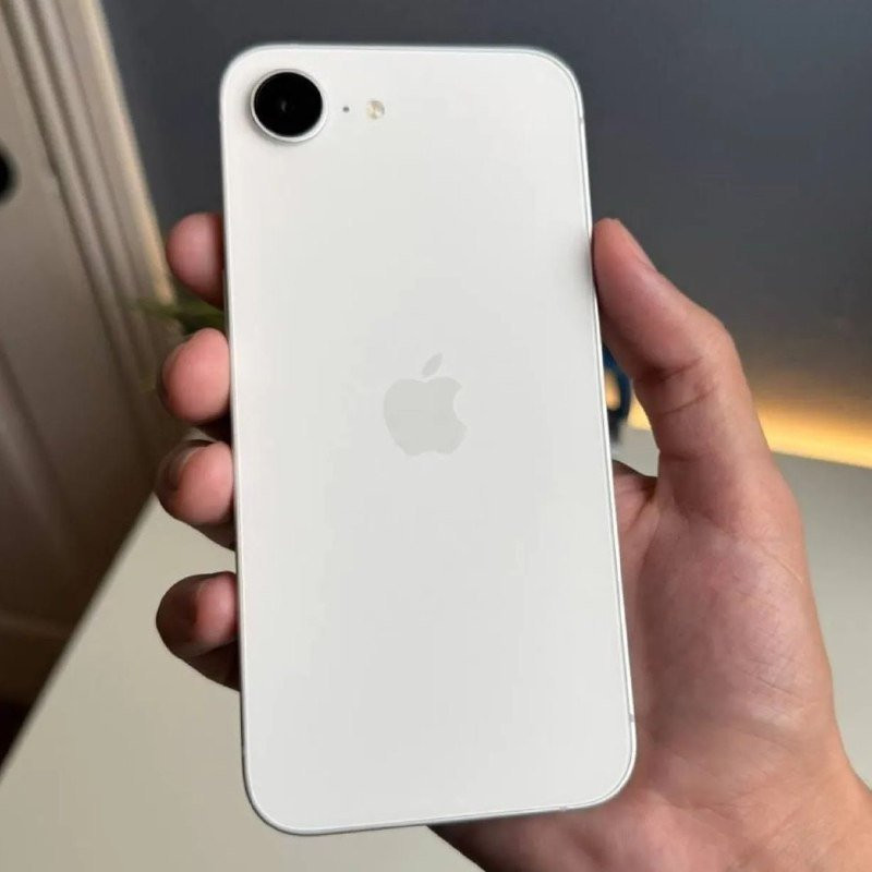 Apple iPhone 16e 128GB