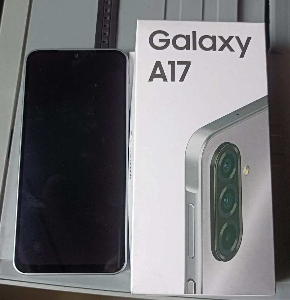 Samsung Galaxy A17 Cinza 50MP 6.7 NFC IP54