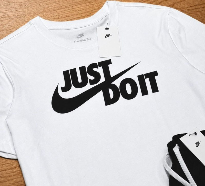 Camiseta Nike Sportswear JDI