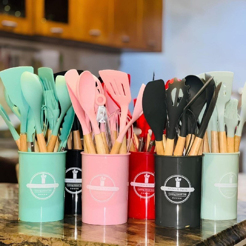 🍽️ Kit com 12 Utensílios de Cozinha Silicone Cabo Madeira