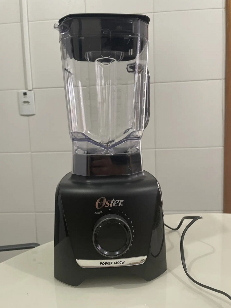 Liquidificador Oster OLIQ610 1400W 3,2L Preto