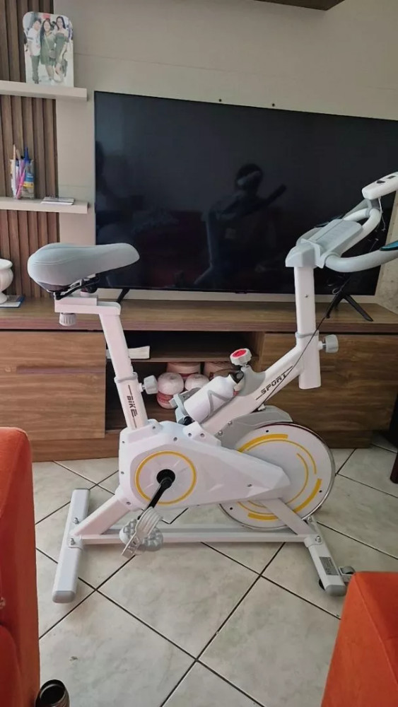 Bike Ergométrica 8kg 120kg Painel Digital