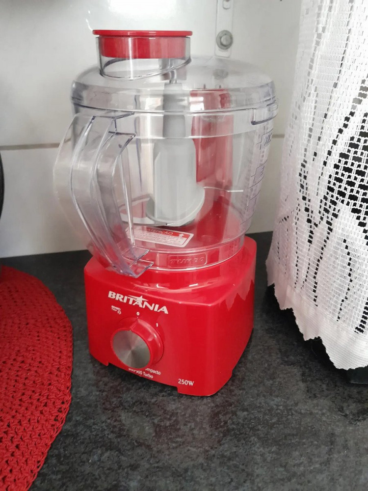 Britânia BMP900P Turbo 500mL 300W Preto